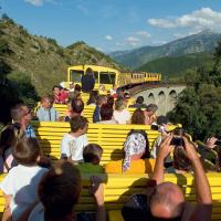 train jaune